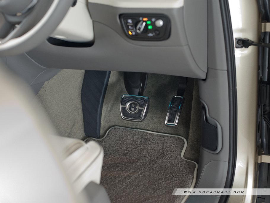 https://i.i-sgcm.com/new_cars/cars/12768/12768_g39