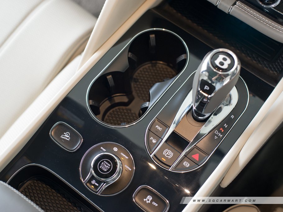 https://i.i-sgcm.com/new_cars/cars/12768/12768_g44