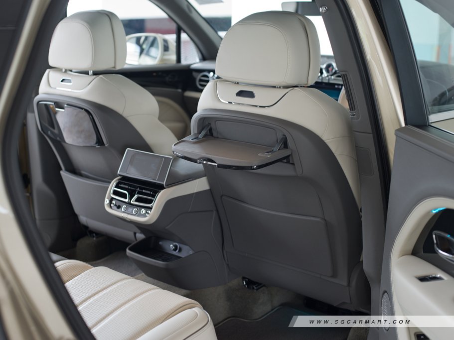 https://i.i-sgcm.com/new_cars/cars/12768/12768_g48
