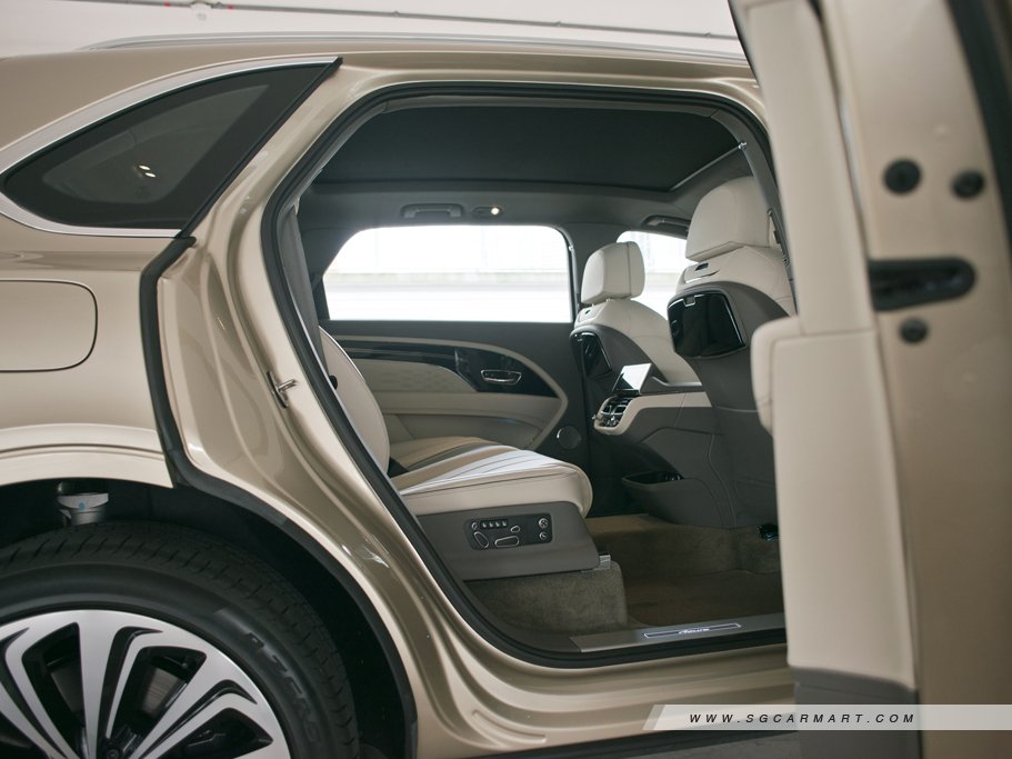 https://i.i-sgcm.com/new_cars/cars/12768/12768_g57