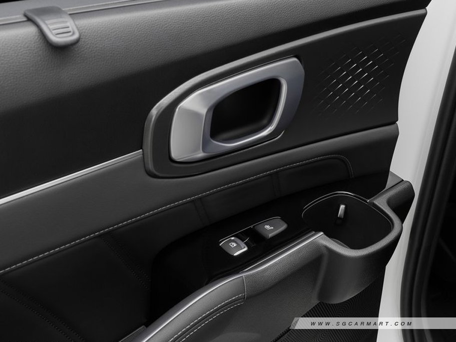 https://i.i-sgcm.com/new_cars/cars/12769/12769_g10