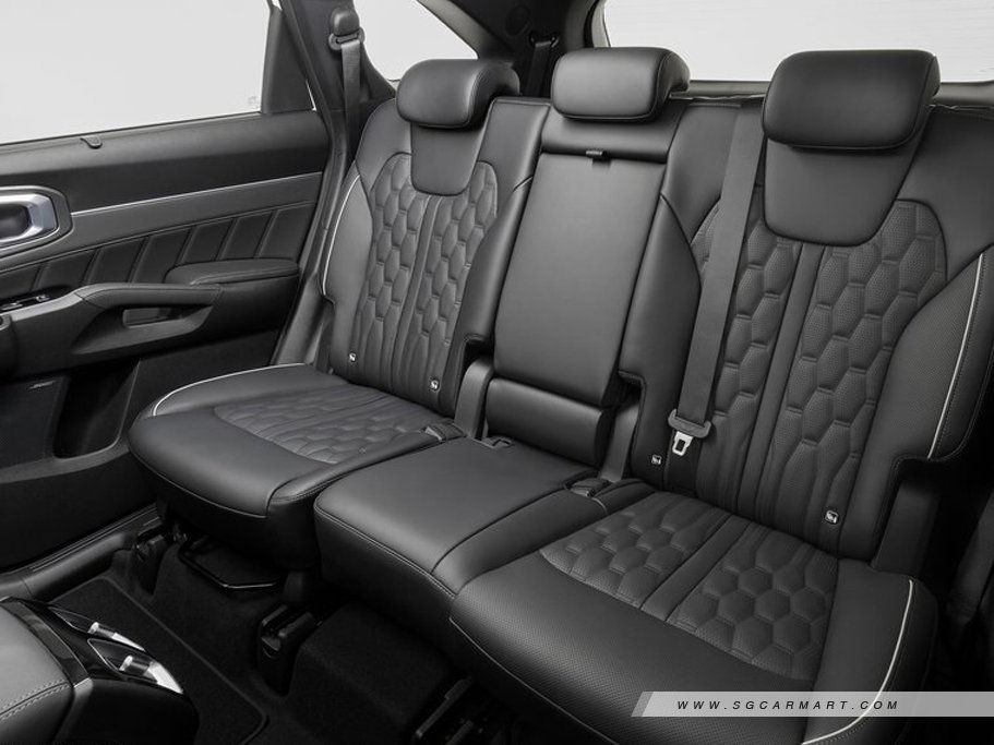 https://i.i-sgcm.com/new_cars/cars/12769/12769_g11