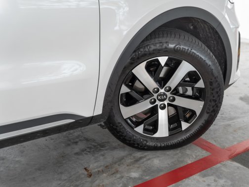 https://i.i-sgcm.com/new_cars/cars/12769/12769_g26