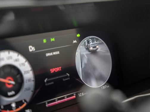 https://i.i-sgcm.com/new_cars/cars/12769/12769_g40