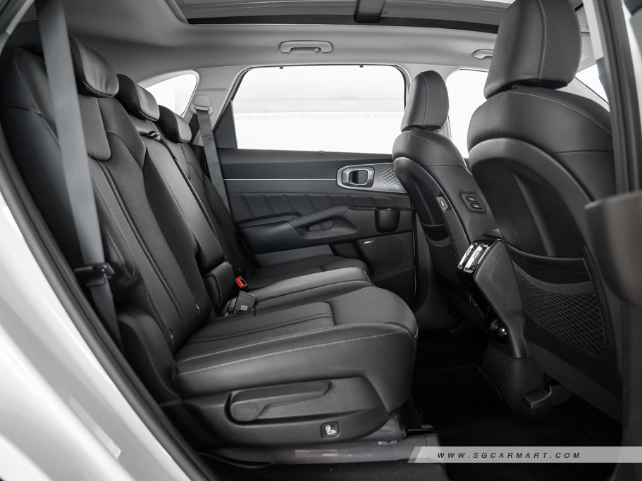 https://i.i-sgcm.com/new_cars/cars/12769/12769_g58