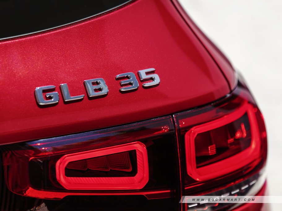 Mercedes-Benz GLB-Class 13