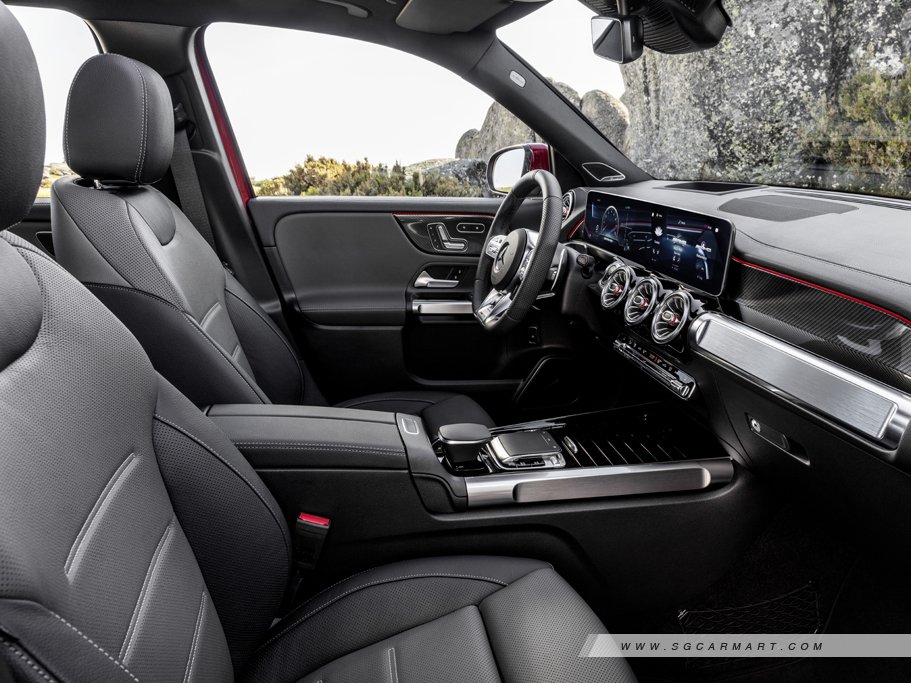 Mercedes-Benz GLB-Class 16