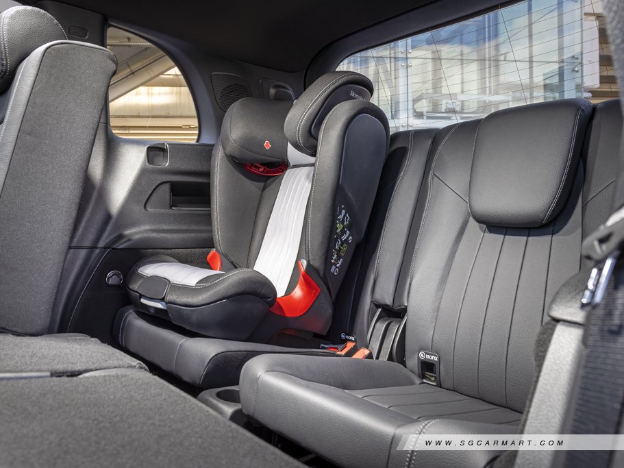 Mercedes-Benz GLB-Class 18