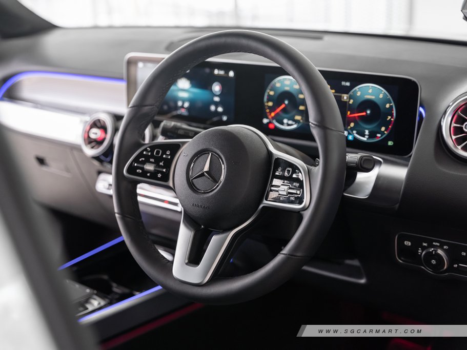 https://i.i-sgcm.com/new_cars/cars/12772/12772_g33