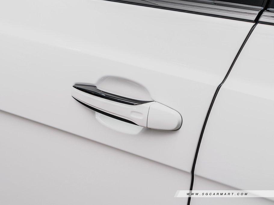 https://i.i-sgcm.com/new_cars/cars/12773/12773_g15