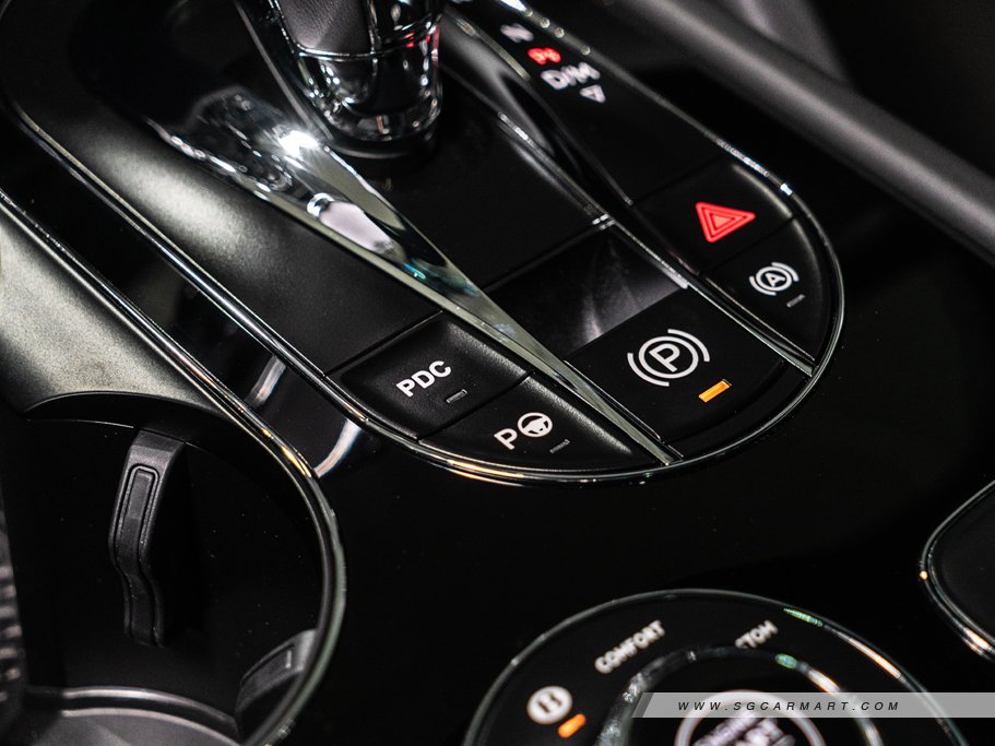https://i.i-sgcm.com/new_cars/cars/12773/12773_g49