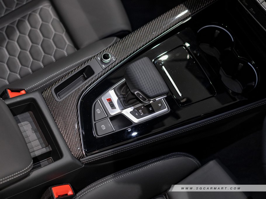 https://i.i-sgcm.com/new_cars/cars/12774/12774_g15