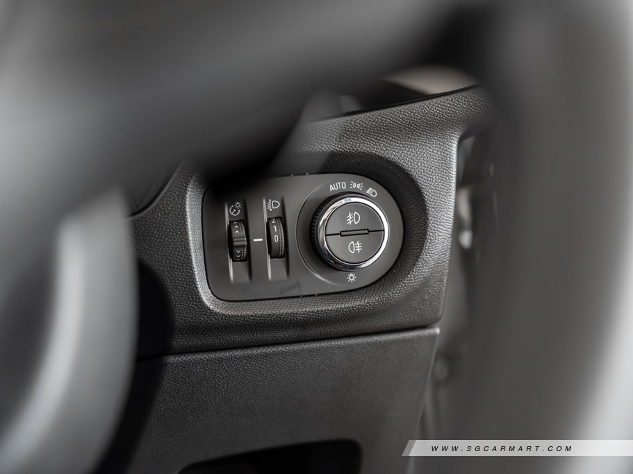 https://i.i-sgcm.com/new_cars/cars/12775/12775_g48