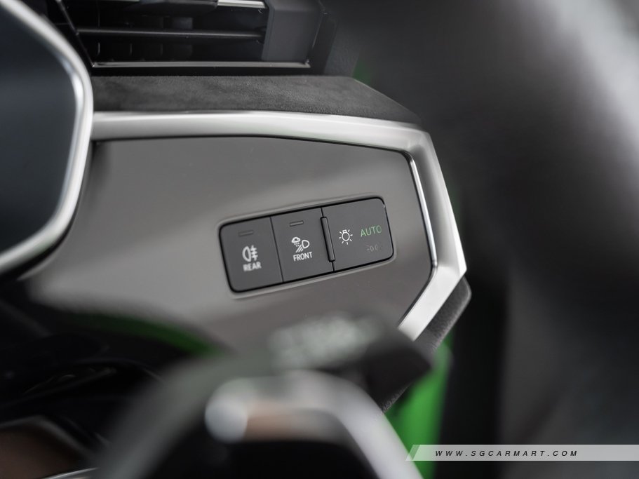 https://i.i-sgcm.com/new_cars/cars/12776/12776_g32