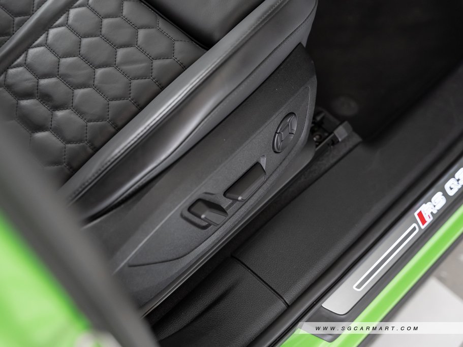 https://i.i-sgcm.com/new_cars/cars/12776/12776_g54