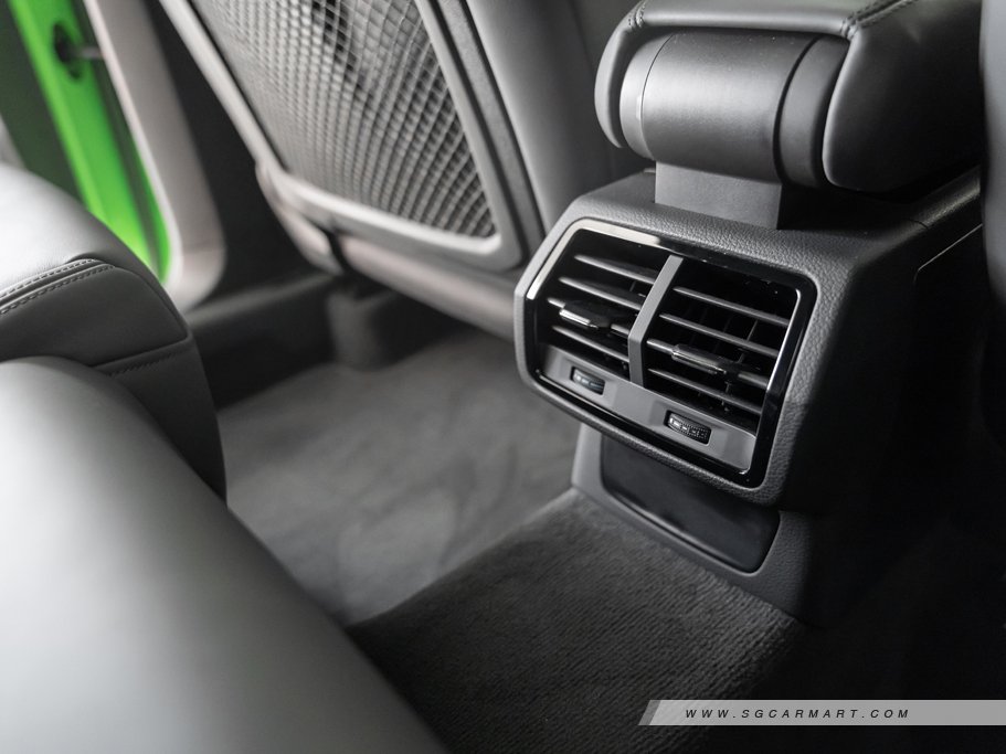 https://i.i-sgcm.com/new_cars/cars/12776/12776_g63