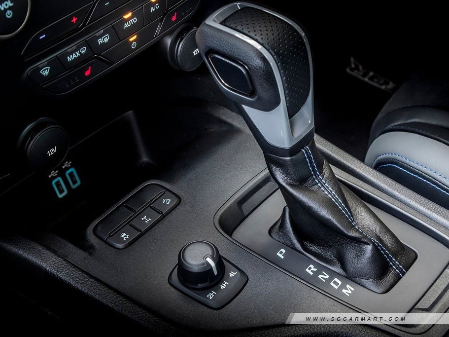 https://i.i-sgcm.com/new_cars/cars/12777/12777_g22