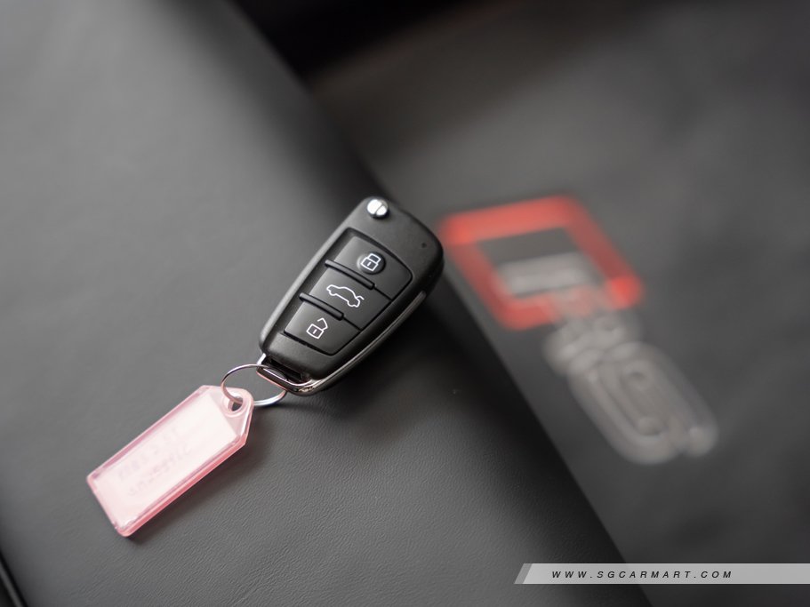 https://i.i-sgcm.com/new_cars/cars/12780/12780_g76