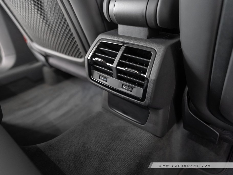 https://i.i-sgcm.com/new_cars/cars/12780/12780_g79