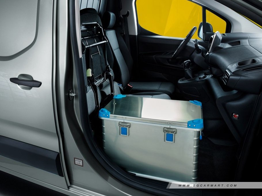 https://i.i-sgcm.com/new_cars/cars/12781/12781_g10