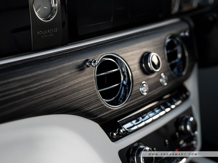 https://i.i-sgcm.com/new_cars/cars/12784/12784_g19