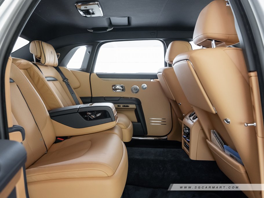 https://i.i-sgcm.com/new_cars/cars/12784/12784_g44