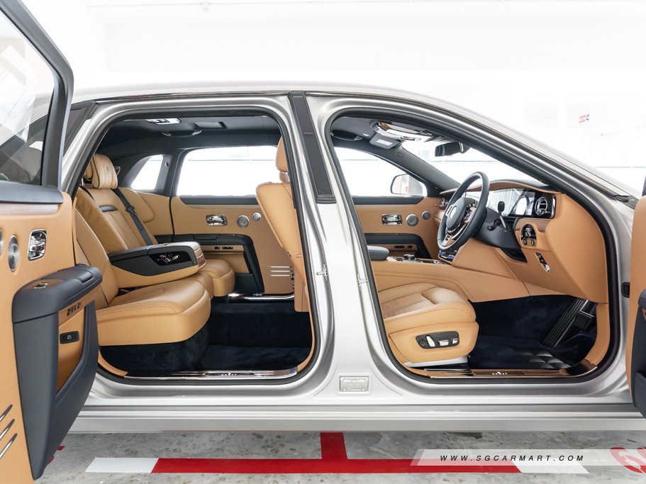 https://i.i-sgcm.com/new_cars/cars/12784/12784_g46