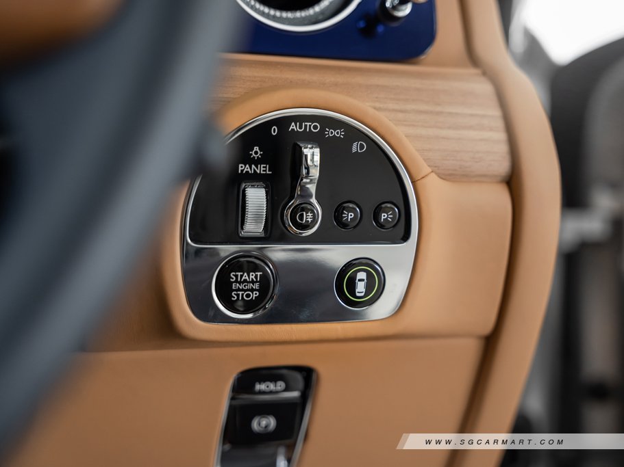 https://i.i-sgcm.com/new_cars/cars/12784/12784_g56
