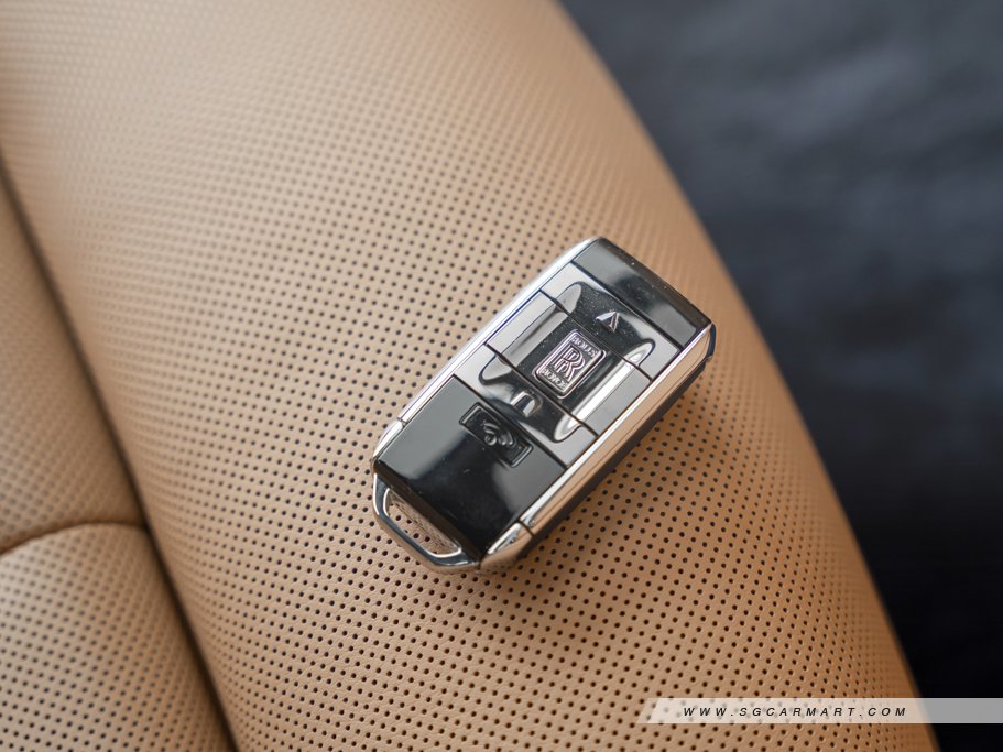 https://i.i-sgcm.com/new_cars/cars/12784/12784_g76