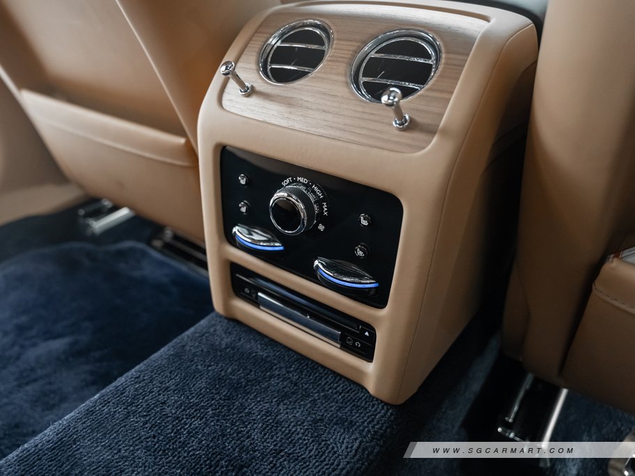 https://i.i-sgcm.com/new_cars/cars/12784/12784_g79