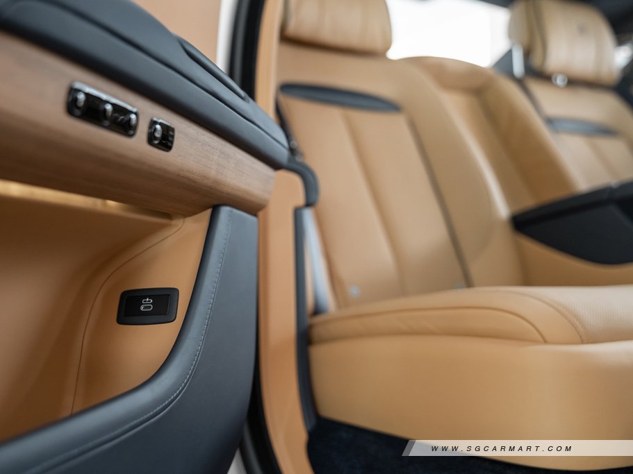 https://i.i-sgcm.com/new_cars/cars/12784/12784_g81