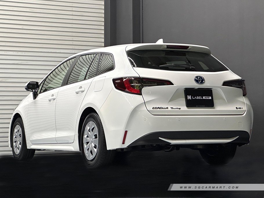 Toyota Corolla Touring Hybrid 1.8 X 10