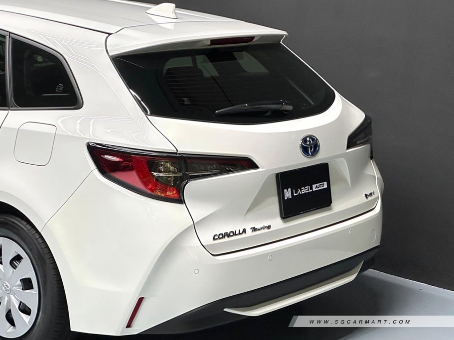 Toyota Corolla Touring Hybrid 1.8 X 14