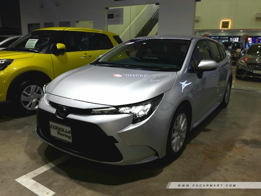 Toyota Corolla Touring Hybrid 1.8 S 1