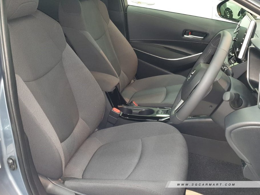 Toyota Corolla Touring Hybrid 1.8 S 6