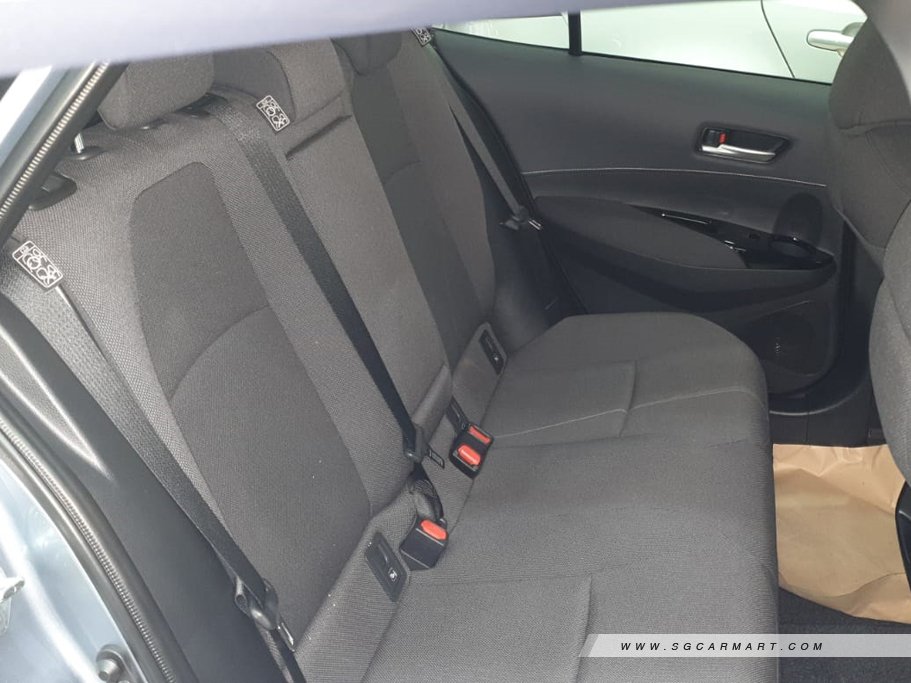 Toyota Corolla Touring Hybrid 1.8 S 7