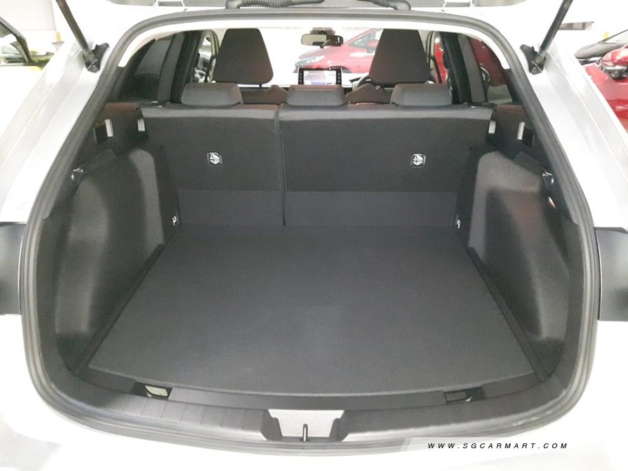 Toyota Corolla Touring Hybrid 1.8 S 8