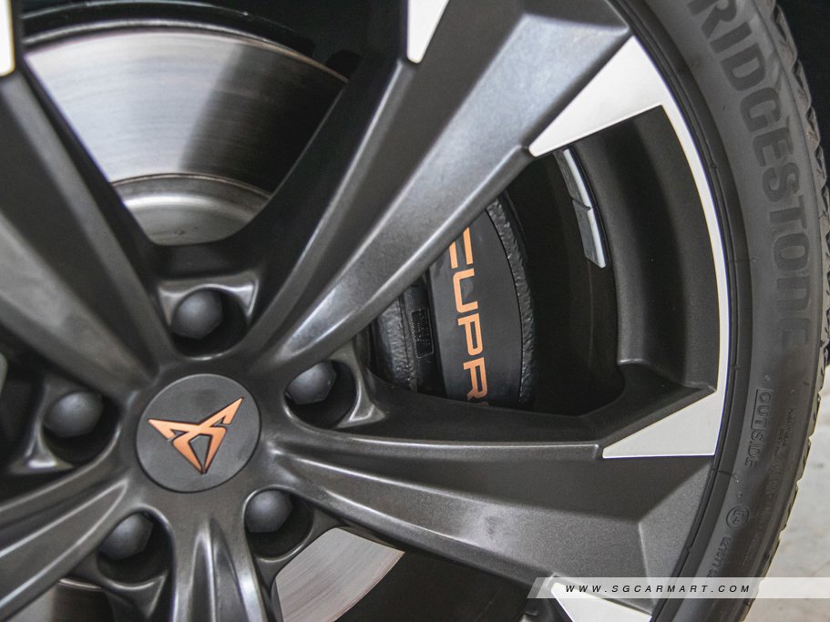https://i.i-sgcm.com/new_cars/cars/12791/12791_g33