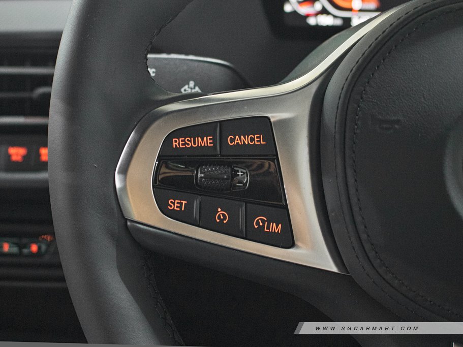 https://i.i-sgcm.com/new_cars/cars/12793/12793_g13