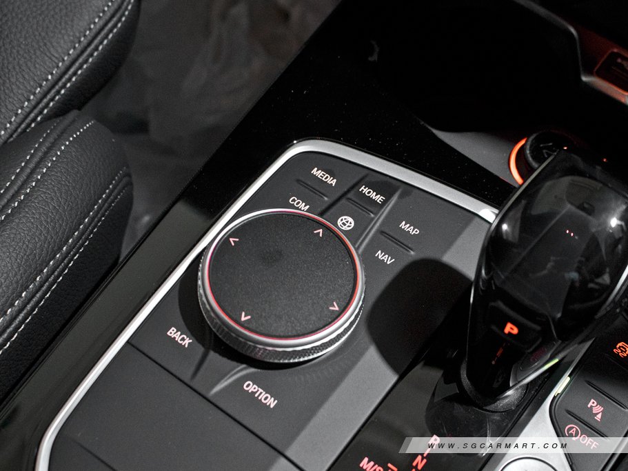 https://i.i-sgcm.com/new_cars/cars/12793/12793_g26