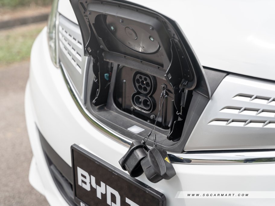 https://i.i-sgcm.com/new_cars/cars/12796/12796_g10