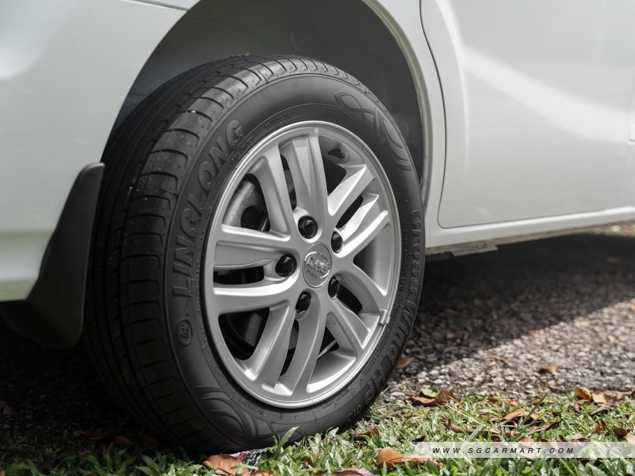 https://i.i-sgcm.com/new_cars/cars/12796/12796_g14
