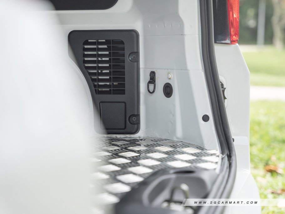 https://i.i-sgcm.com/new_cars/cars/12796/12796_g38