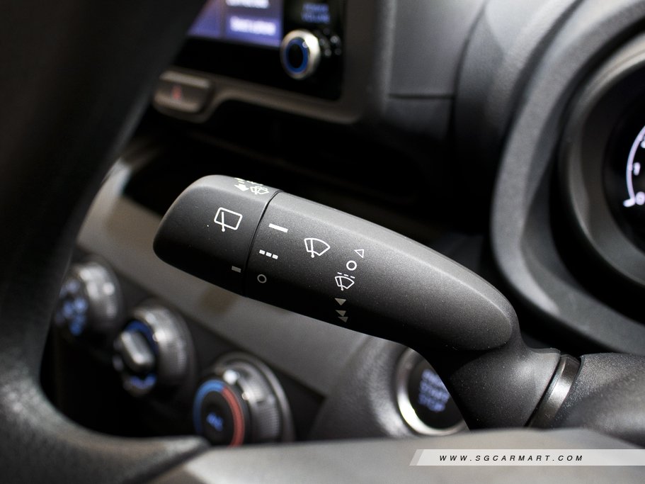 https://i.i-sgcm.com/new_cars/cars/12801/12801_g13