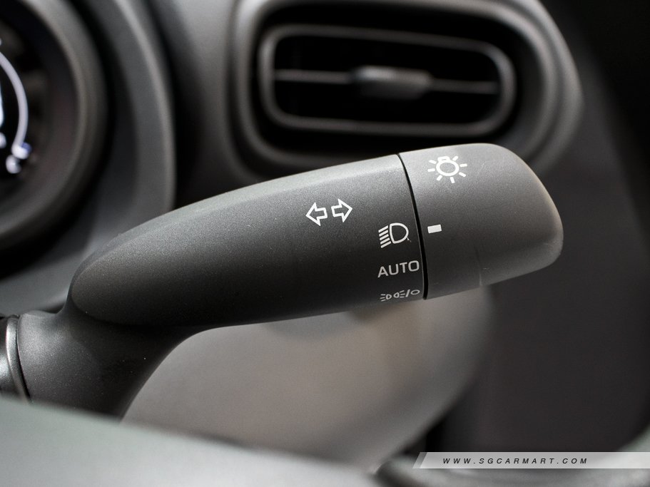https://i.i-sgcm.com/new_cars/cars/12801/12801_g14