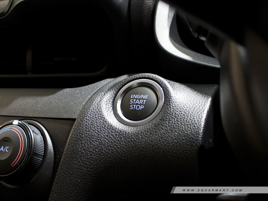 https://i.i-sgcm.com/new_cars/cars/12801/12801_g17