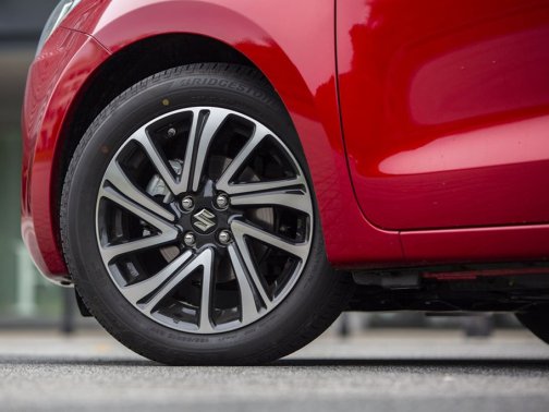 https://i.i-sgcm.com/new_cars/cars/12802/12802_g17