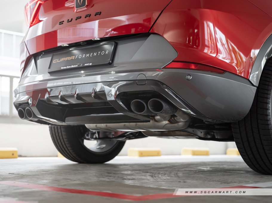 https://i.i-sgcm.com/new_cars/cars/12806/12806_g33