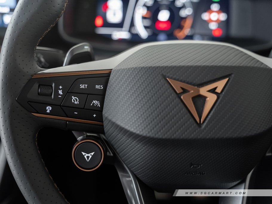 https://i.i-sgcm.com/new_cars/cars/12806/12806_g47