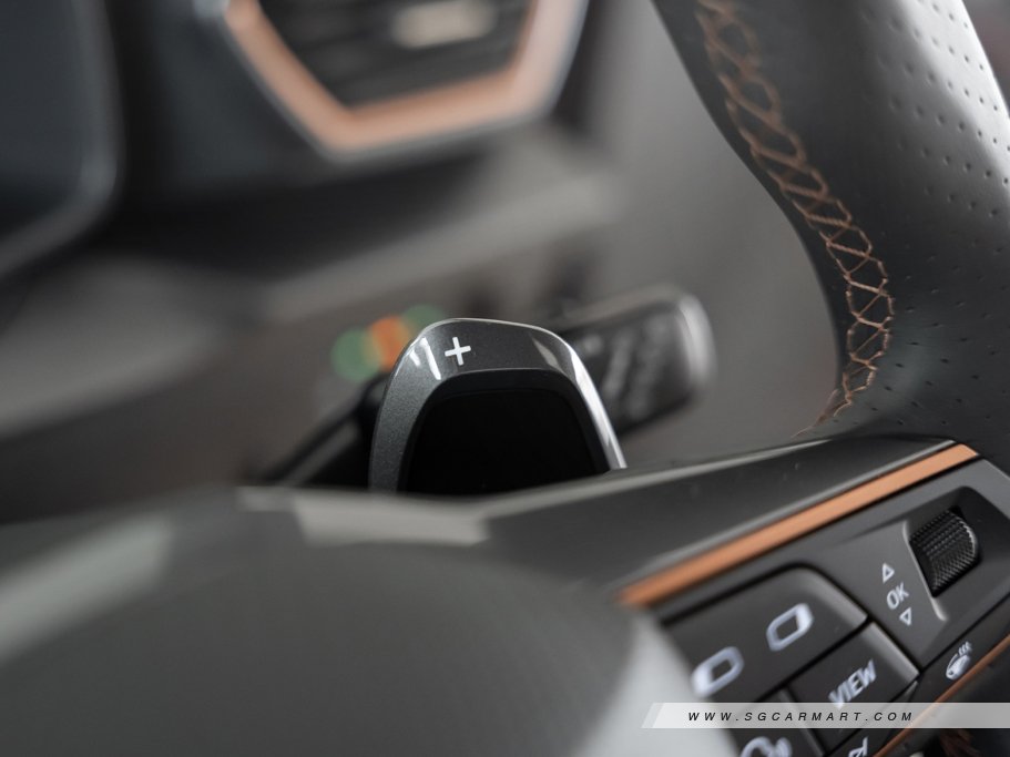 https://i.i-sgcm.com/new_cars/cars/12806/12806_g51